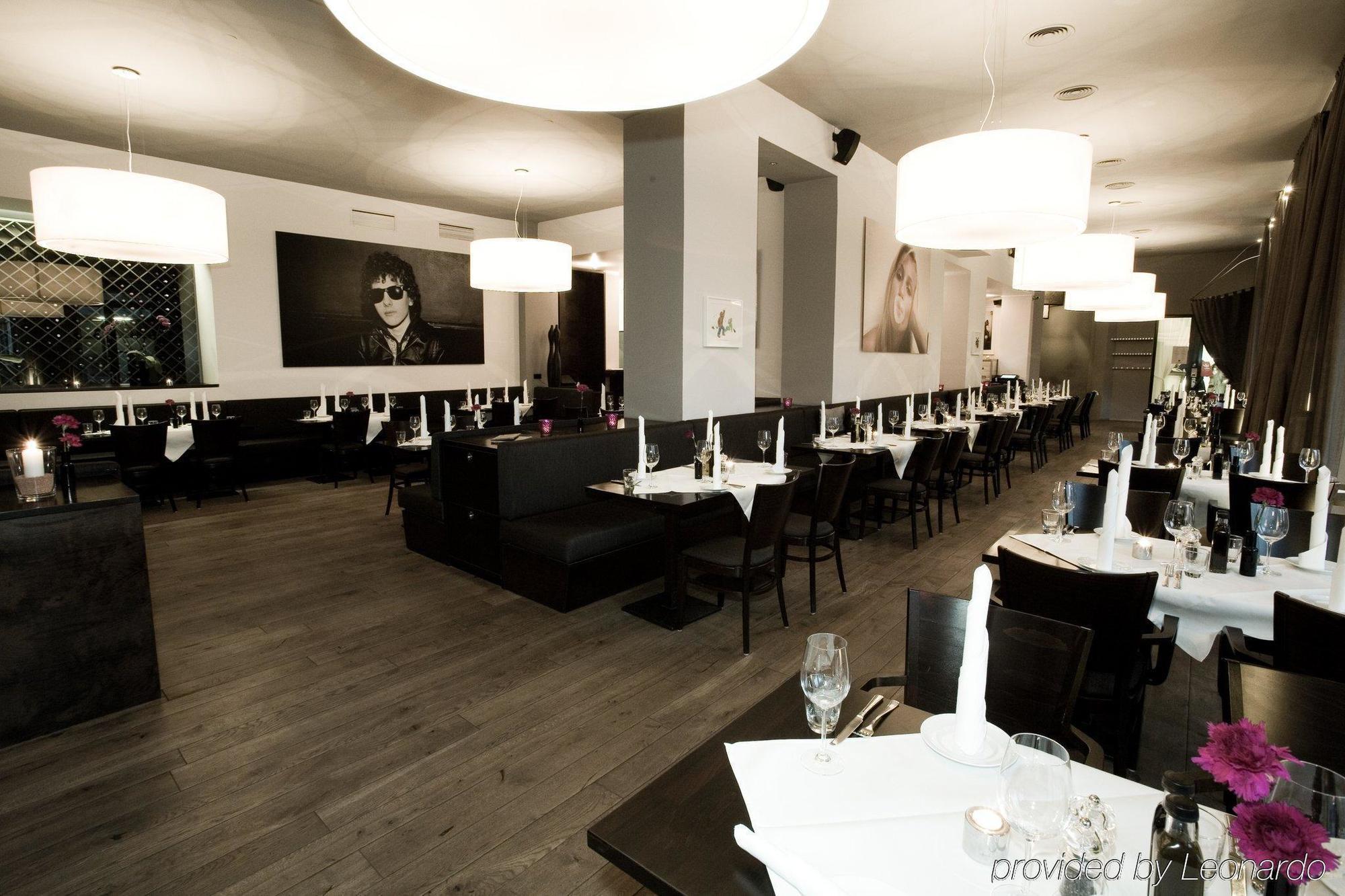 Lux 11 Berlin-Mitte Lägenhet Restaurang bild